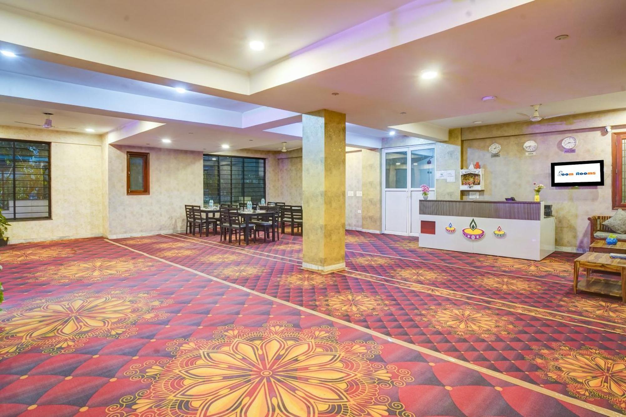 Hotel The York - Couple-Unfriendly Hotel โนอิดา ภายนอก รูปภาพ